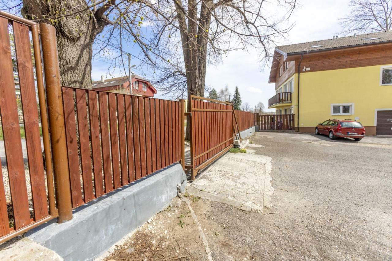 Apartamento Apartman Zara Veľký Slavkov Exterior foto